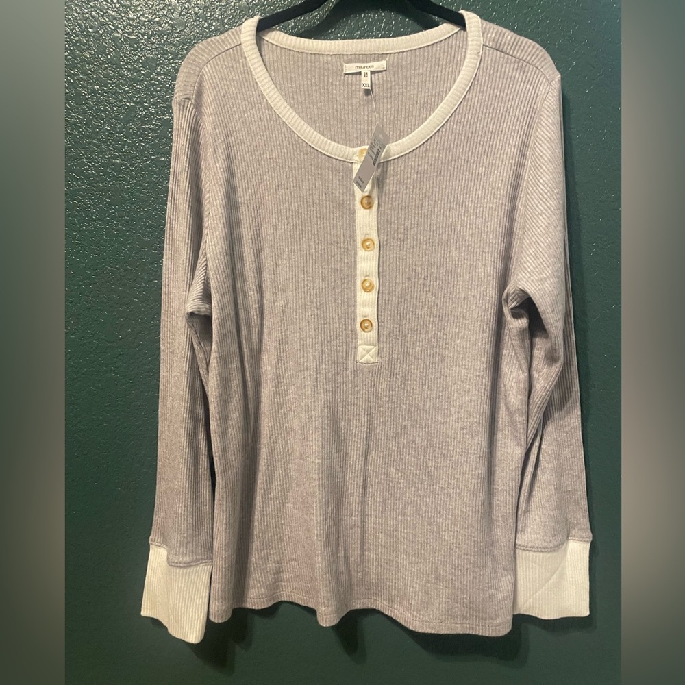 Ribbed Henley Long Sleeve Top in Light Gray and White
